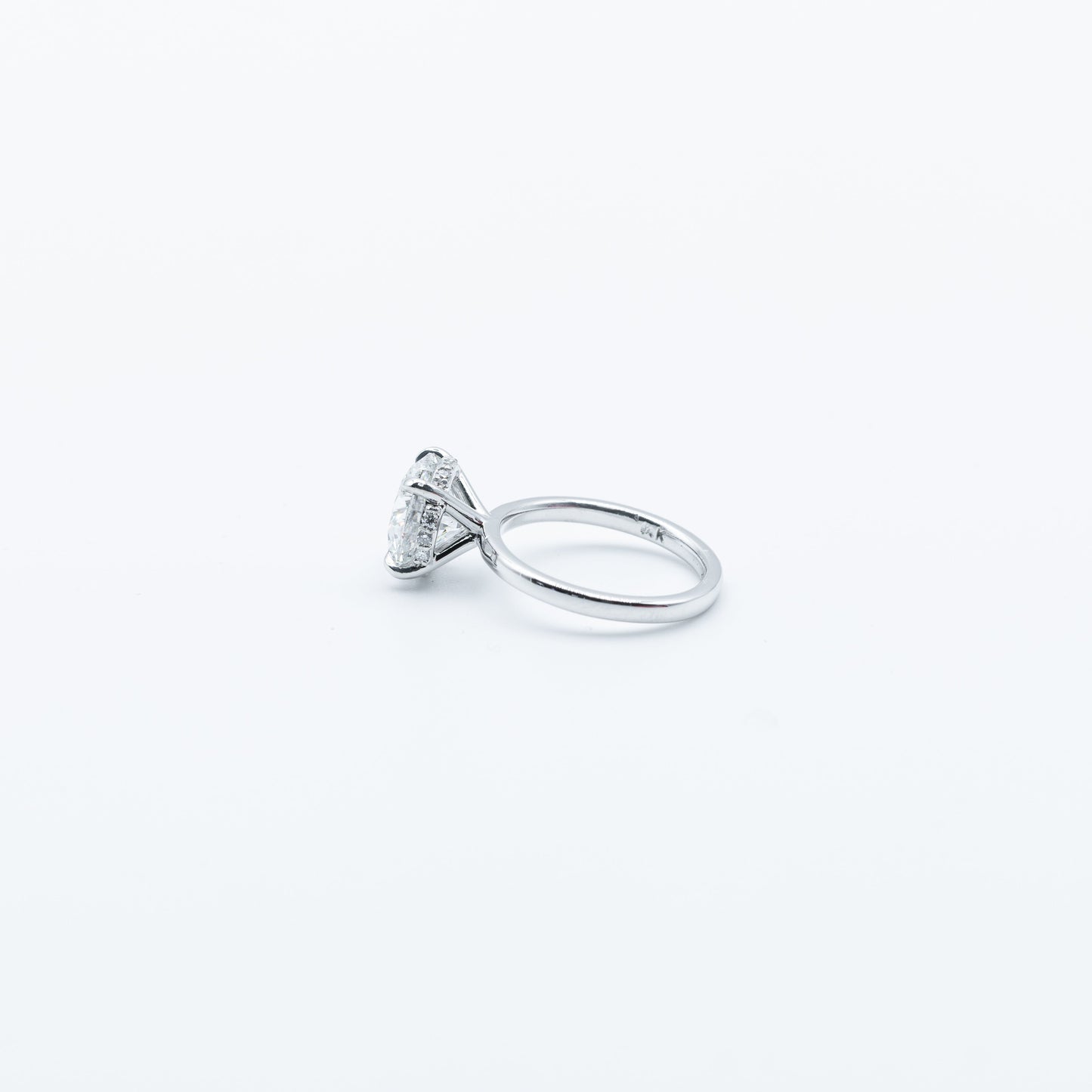 2.5 ct VVS2 Round Diamond Solitaire Ring